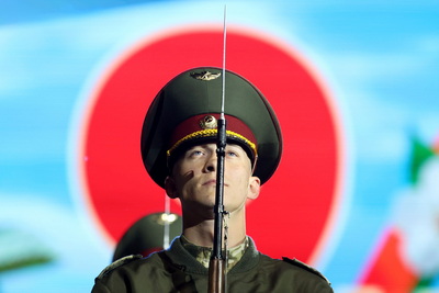 Генеральная репетиция военного парада прошла у стелы \"Минск - город-герой\"