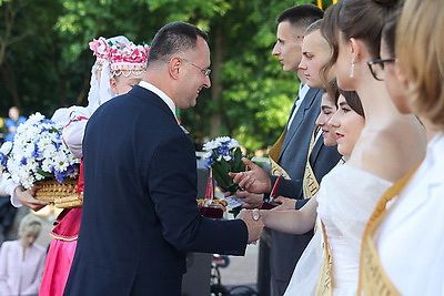 \"Алые паруса\". Бал выпускников прошел в Бресте