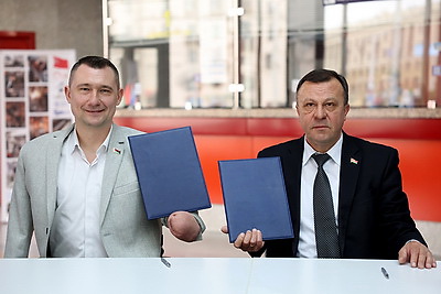 Колбы для сбора монет для памятника героям ВОВ установят на всех ж/д станциях Беларуси