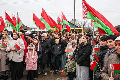 \"Такой долгожданный подарок для нас\". В Славгороде открыли новый бассейн