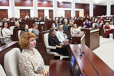 В Палате представителей состоялась встреча с представителями Белорусской ассоциации многодетных родителей