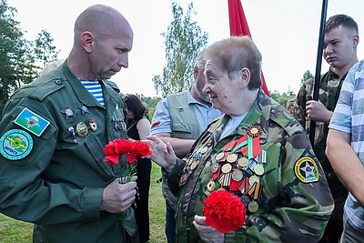 Останки 21 воина Красной армии перезахоронили в Витебском районе