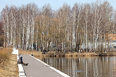 Теплый солнечный день на водохранилище Дрозды
