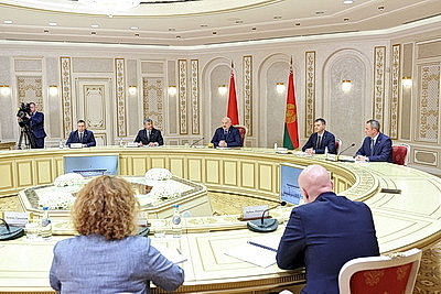 Лукашенко встретился с губернатором Калининградской области России