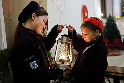 Свет единения и покоя. Вифлеемский огонь прибыл в Минск