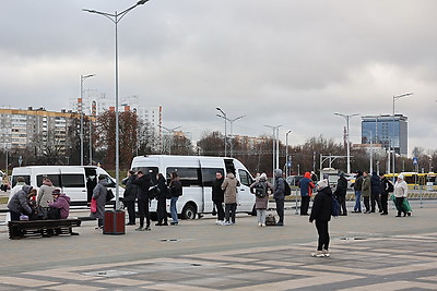 Очереди на пригородные маршрутки в Минске
