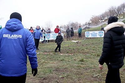 Меткость, удача, азарт. Первый чемпионат по метанию валенка прошел в Могилеве