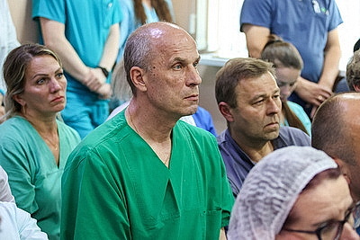 Митрополит Вениамин пообщался с пациентами РНПЦ детской хирургии
