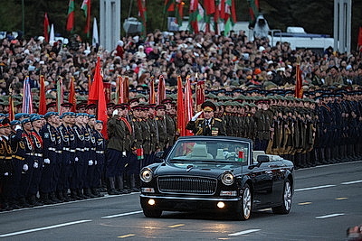 Военный парад по случаю 80-летия Победы прошел у стелы \"Минск - город-герой\"