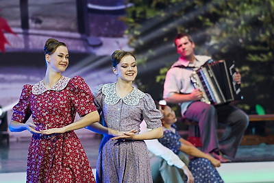 Советское кино на сцене Дворца Республики. Гала-концерт \"Кинотеатр \"Александрия\" приехал в Минск