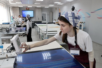 Обновленный центр компетенций открыли в колледже бытового обслуживания в Гомеле