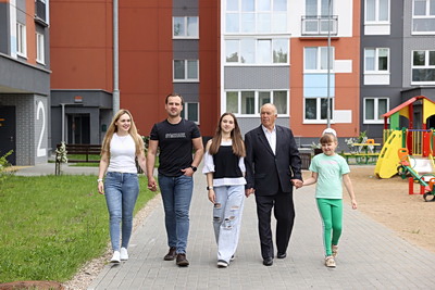 Любимая внучка, гордость отца. Брестчанка в третьем поколении продолжает династию пограничников