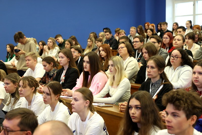 Около 200 студентов из Беларуси и России участвуют в форуме \"Свет Великой Победы\" в БГУ