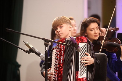 Прекрасный вокал и чарующие звуки оркестра: в Бресте проходит фестиваль \"Таленты Беларусі - будучыня краіны\"
