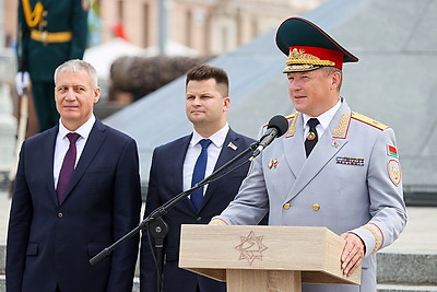 Интерактивные площадки, выставка техники и водная феерия. День пожарной службы отметили в Минске