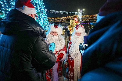 В Минске новогодними огнями засияла главная елка страны