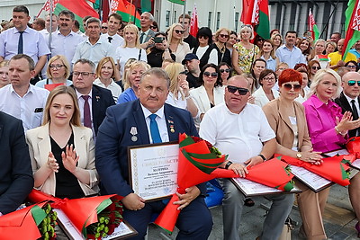 Обновленную областную Доску почета открыли в Могилеве
