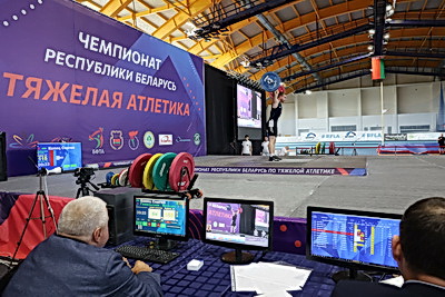 В Могилеве проходит чемпионат Беларуси по тяжелой атлетике