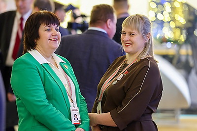 Второе заседание VII ВНС продолжает работу