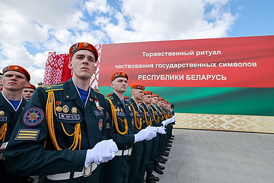 \"Один из самых важных праздников\". Турчин поздравил белорусов с Днем государственного флага, герба и гимна