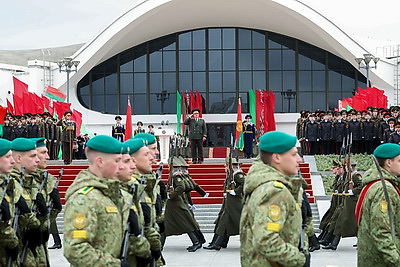 Белорусские военнослужащие принесли клятву на верность народу и Президенту