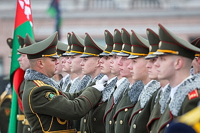 Заместитель главнокомандующего Ливийской национальной армией возложил венок к монументу Победы в Минске
