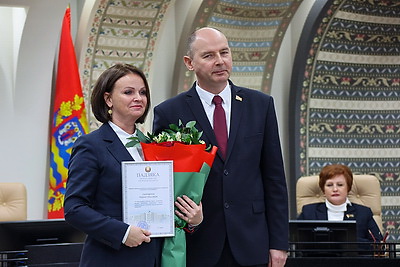 В Минской области наградили 45 представителей различных сфер народного хозяйства
