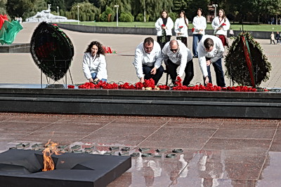 \"Мурашки бежали по телу\". Участники медиатура \"Дорогами Победы\" посетили Брестскую крепость