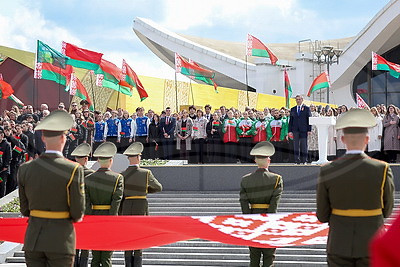 \"Один из самых важных праздников\". Турчин поздравил белорусов с Днем государственного флага, герба и гимна