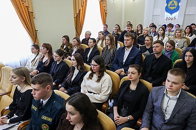 Сергеенко в Браславе пообщался с молодыми специалистами и ознакомился с новым отделением ЦРБ