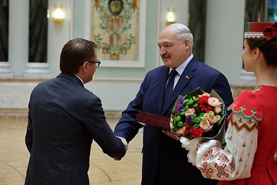 Лукашенко вручил первые Государственные знаки качества в истории суверенной Беларуси