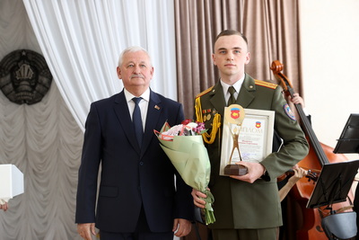 \"Пример преданности делу и стране\". Лауреатов почетного звания \"Человек года Брестчины\" чествовали в Иваново