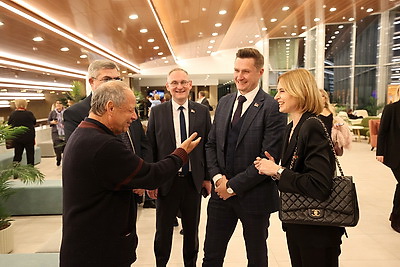 \"Лiстапад\": специальный приз Президента Беларуси присужден китайскому режиссеру Чжан Чжуну