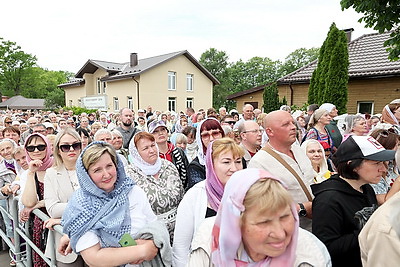 День памяти Преподобной Евфросинии Полоцкой. Тысячи верующих объединил Крестный ход