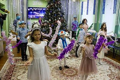 МИД Беларуси поздравил воспитанников столичного социального центра