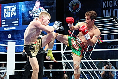 Белорус Нечитайло победил японца Катасиму в бою за звание чемпиона мира по кикбоксингу WKF