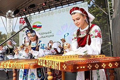 С праздника казачьей культуры и традиций стартовали Дни Союзного государства на \"Славянском базаре\"