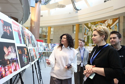 \"В этих фото зашит код \"Марафона единства\". Акулович об энергии новой фотовыставки БЕЛТА
