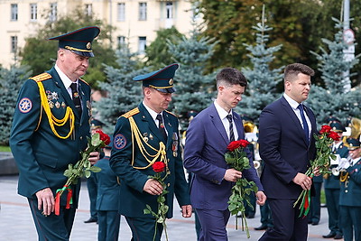 Интерактивные площадки, выставка техники и водная феерия. День пожарной службы отметили в Минске