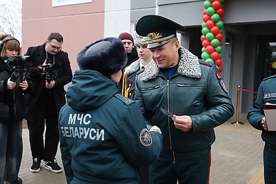 Спасатели и ветераны МЧС получили ключи от новых квартир в Минске