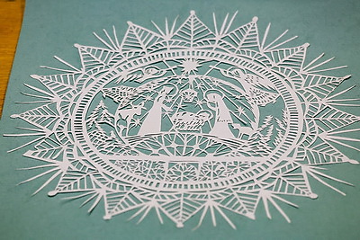 Белорусское ремесло возвращается. В Могилеве студенты колледжа осваивают вытинанку