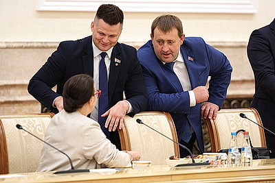 О смыслах Дня народного единства. Лукашенко проводит большую встречу с идеологическим активом и экспертами