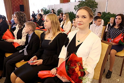 Турчин на вручении ордена Матери: воспитать пять и более детей - тяжелый труд, но благодарный