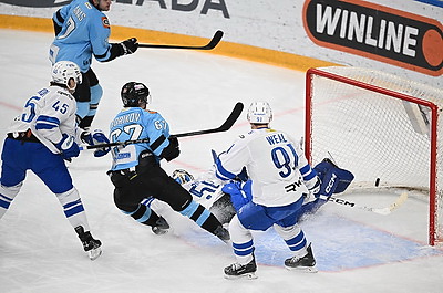 Хоккеисты \"Динамо\" разгромили московских одноклубников