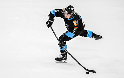 Хоккеисты минского \"Динамо\" отправили шесть безответных шайб в ворота \"Спартака\"