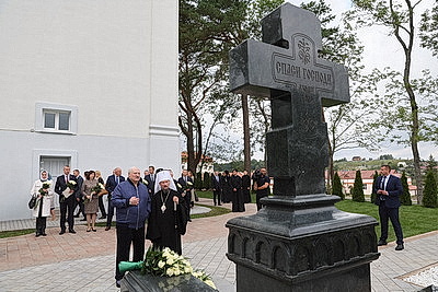 Лукашенко посетил монастырь в Жировичах