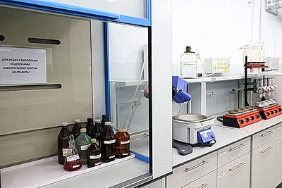 В БГТУ открыты три новые лаборатории по химическим и биотехнологиям