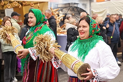 Памятник креветке, выставка караваев и подворий. В Белоозерске проходят \"Дажынкі-2025\"