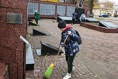 Жители Шклова присоединились к субботнику