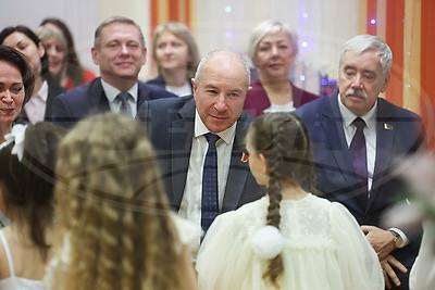 \"Такие встречи дарят радость и детям, и взрослым\". Караев поздравил воспитанников детсада в Гродно